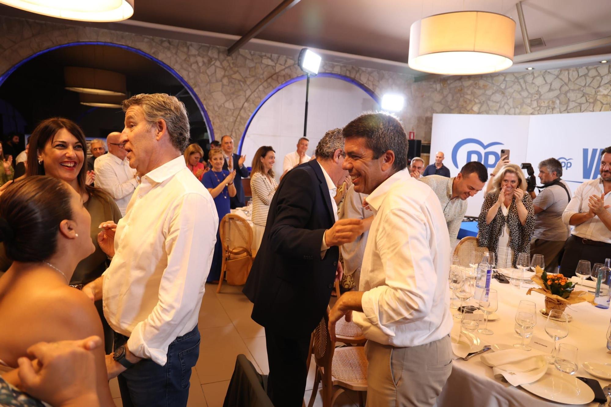 Así han llegado Feijóo y Mazón a la comida con militantes del PP en Alicante