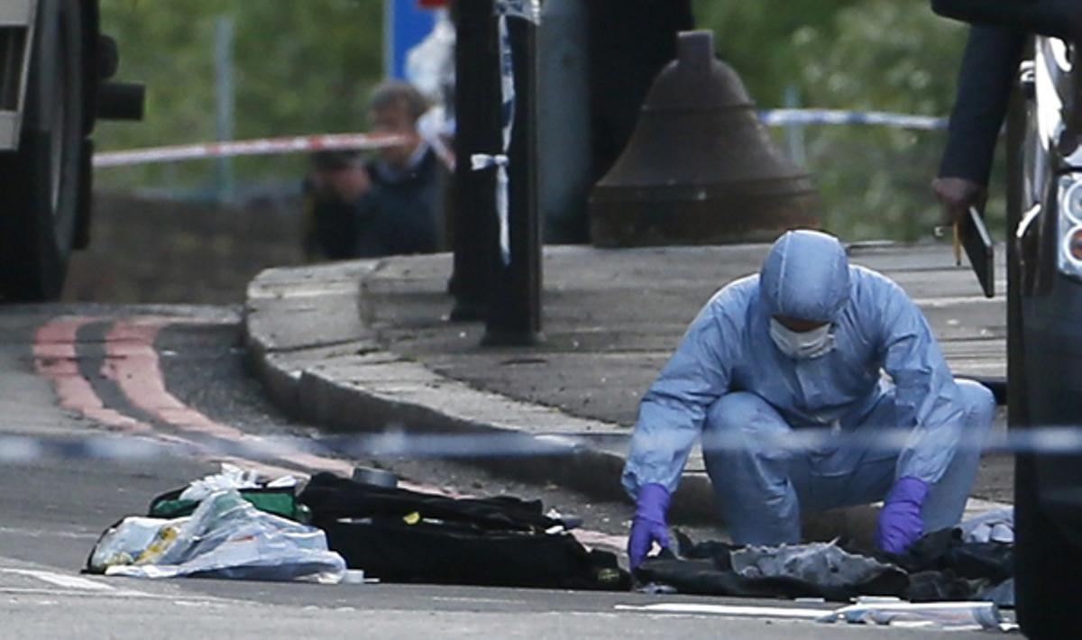 Un soldat britànic mor apunyalat a Londres. Se sospita d’un atac terrorista.