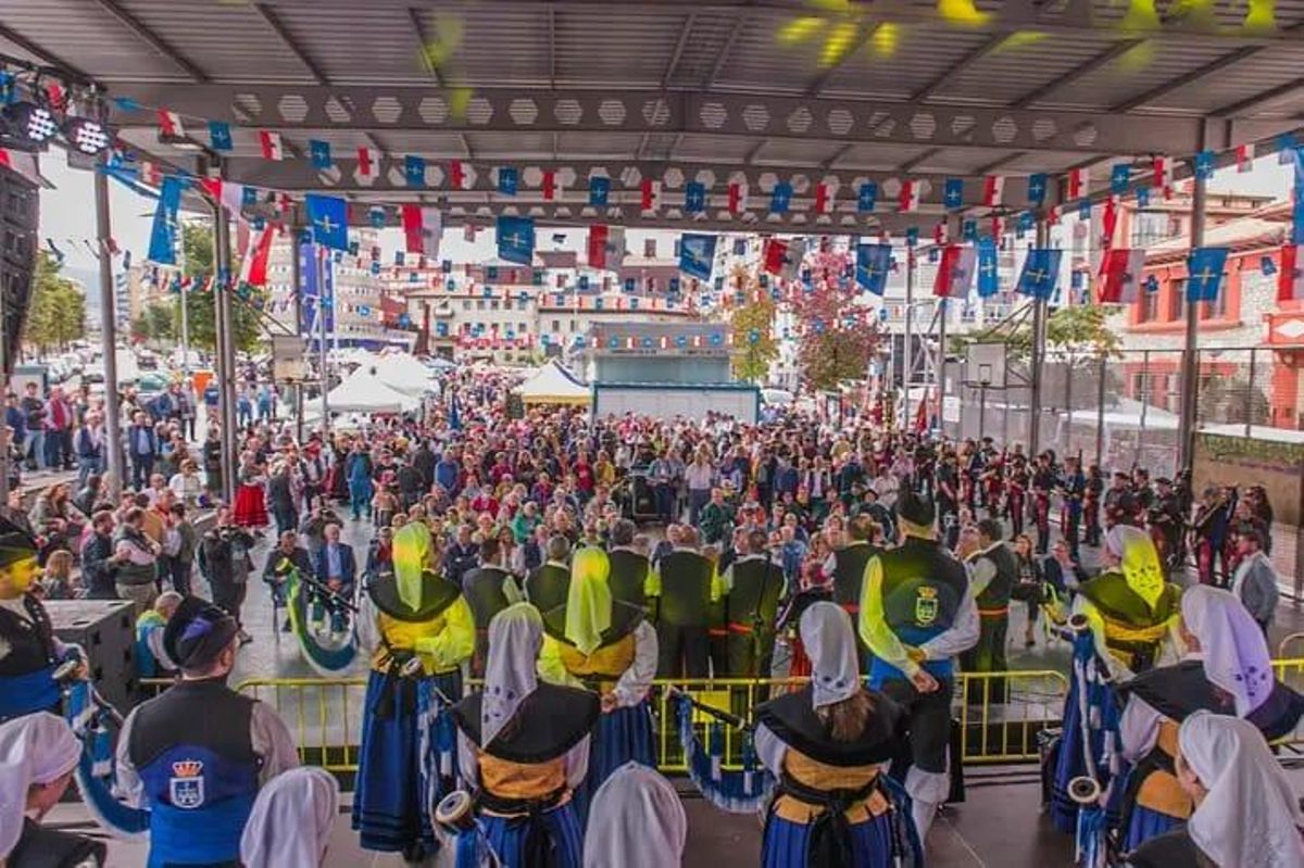 Duodécimos Encuentros Asturcántabros celebrados en Torrelavega en 2022