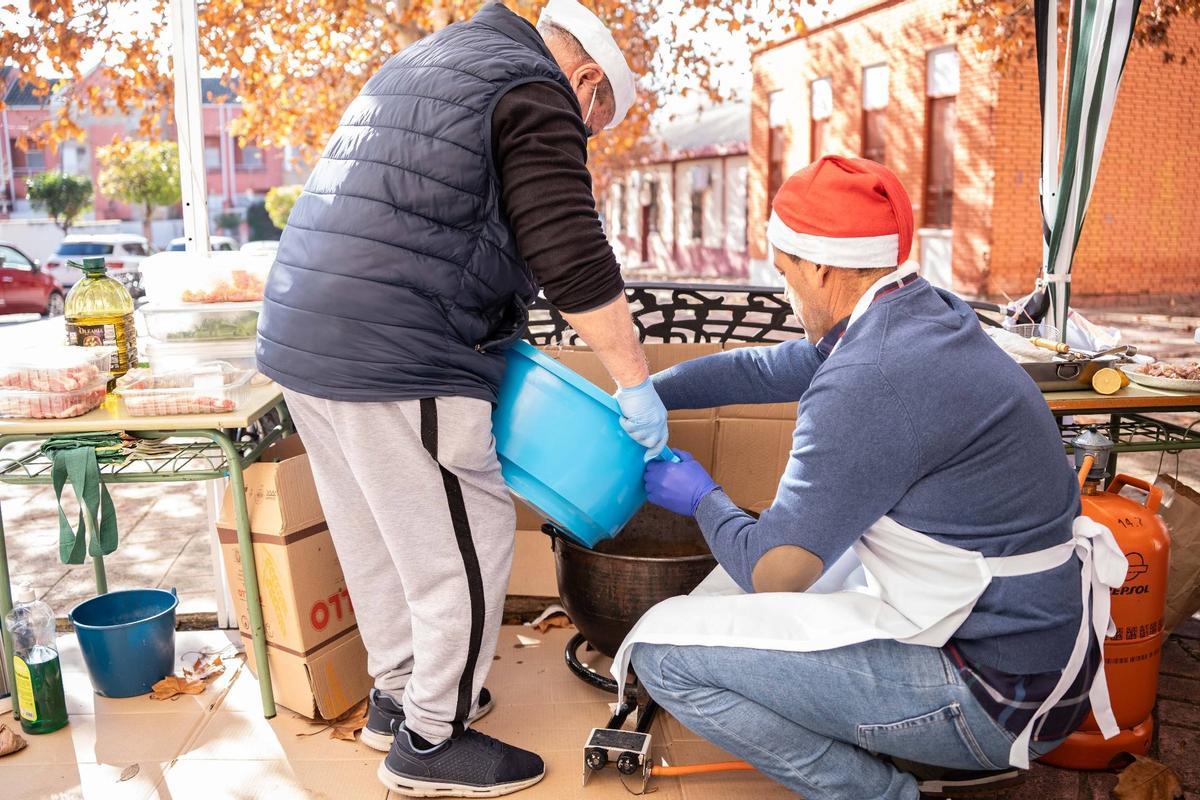 Las migas protagonizan las convivencias navideñas de las barriadas de Mérida