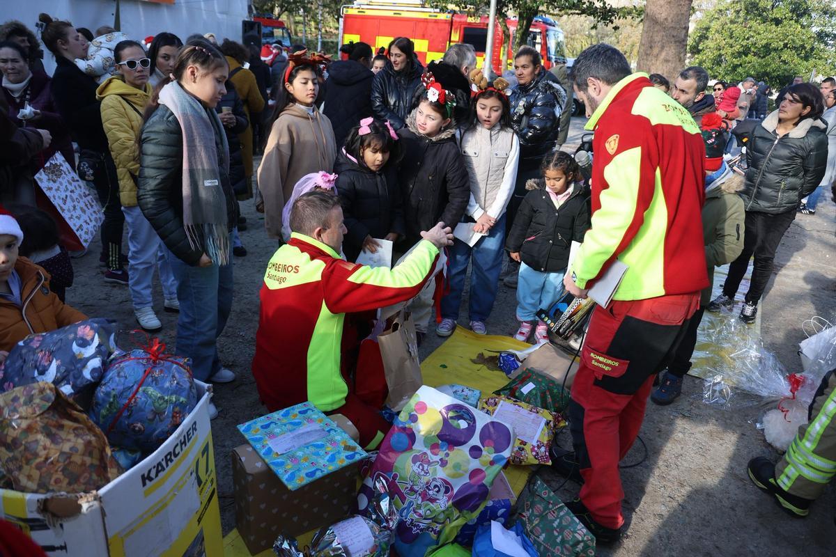 Chocolatada y regalos en la Navidad más solidaria de Santiago