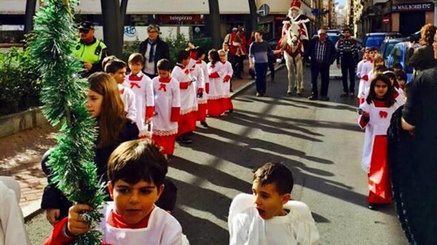 San Nicolás visita la parroquia El Salvador