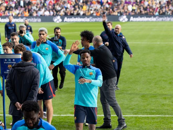 Las mejores imágenes del entrenamiento a puertas abiertas del Barça