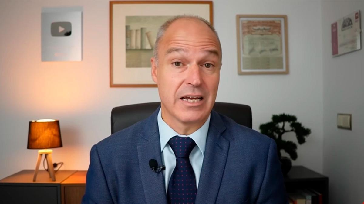 Obrir un compte als fills no sempre és la millor opció: un expert alerta del que passa quan fan 18 anys