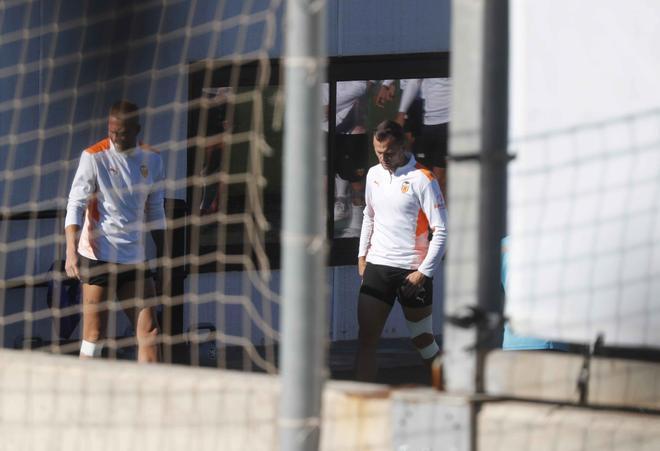 Entrenamiento del Valencia a puerta cerrada