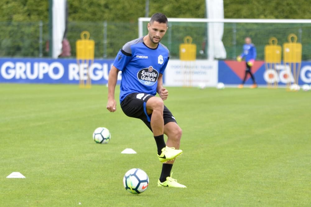 Sesión de entrenamiento previa al primer encuentro de pretemporada, ante el Racing Villalbés