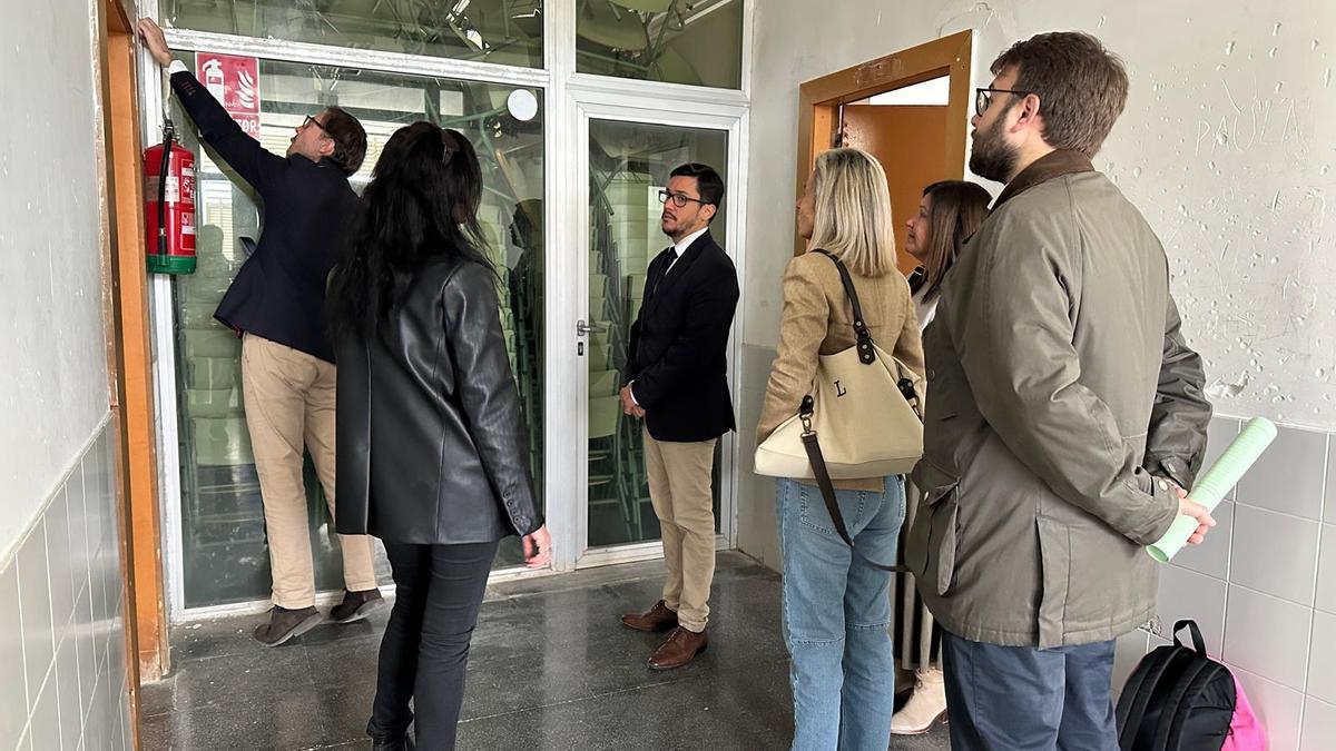 El director general de Infraestructuras Educativas, en la visita de supervisión el IES Enric Valor de El Campello