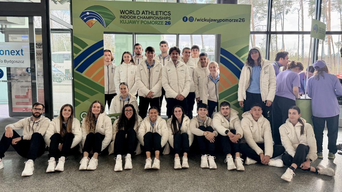 La selección española, a su llegada a Torun