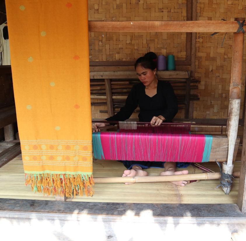 Los visitantes pueden ver como se elaboran los productos de la comunidad.