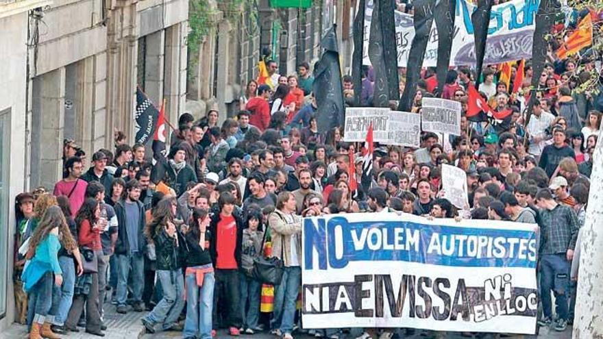 Imagen de una manifestación en Palma contra la construcción de las autovías ibicencas.