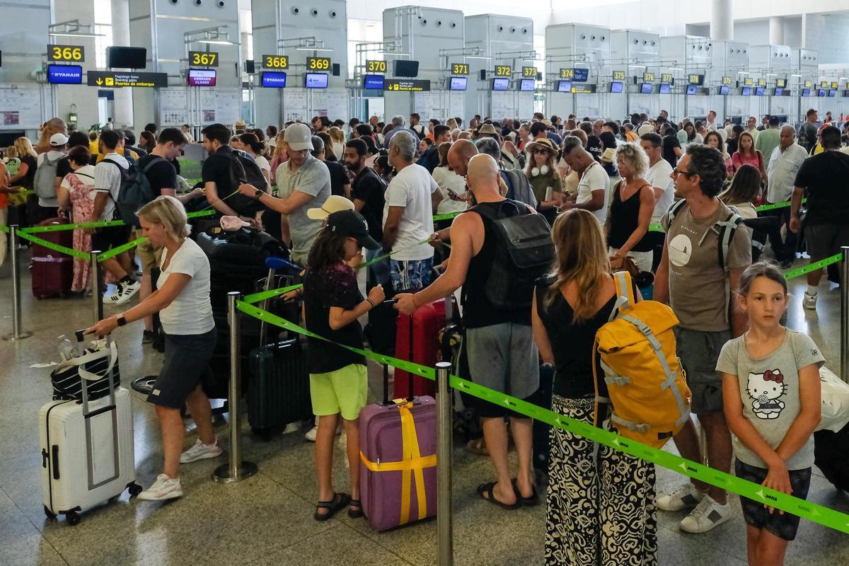 Comienza julio con el aeropuerto de Málaga lleno