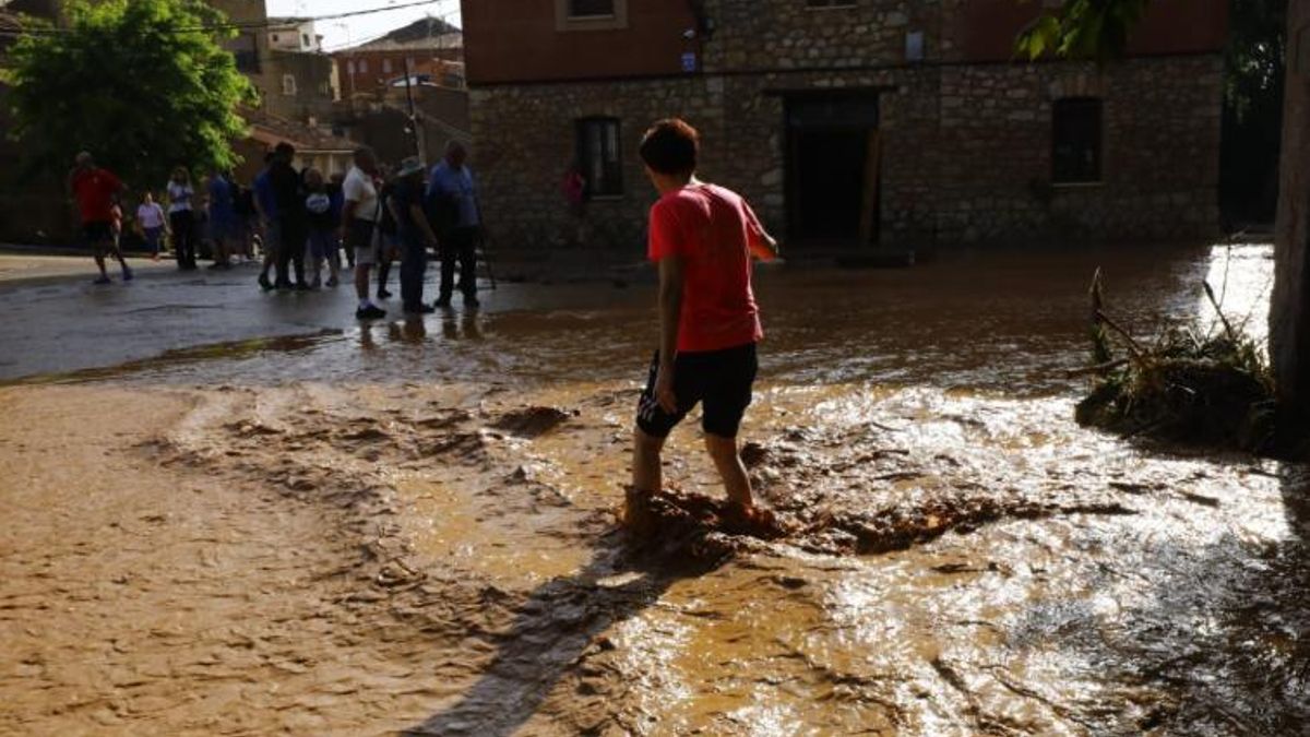 Azuara, este sábado, después de registrar la virulenta tormenta este pasado viernes