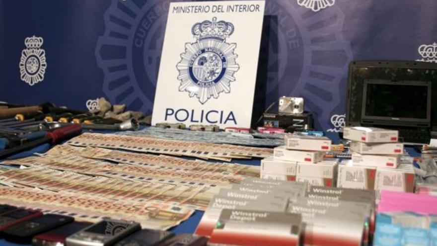 Imagen de parte del material confiscado por la Policía