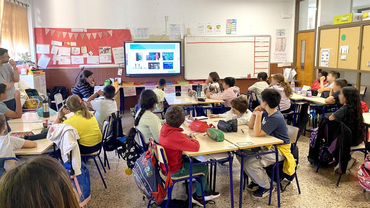 Jornada "El Cibermundo y yo" para el alumnado del CEIP Cristobal Colón.