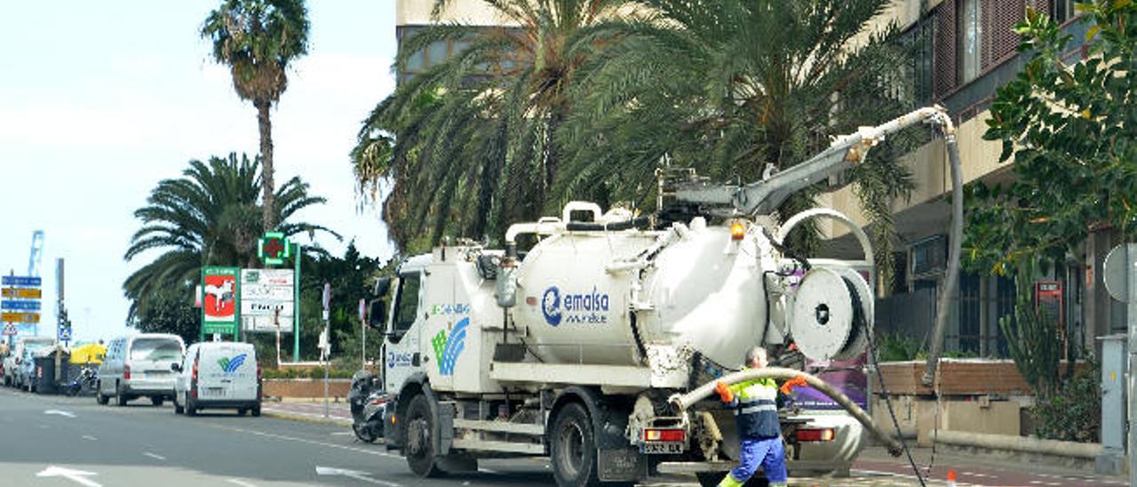 Emalsa cobró 10 millones por trabajos en el alcantarillado que nunca realizó