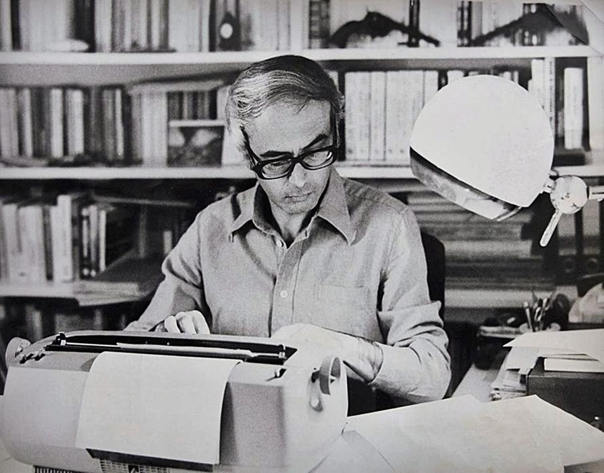 Traslado de cadávarespara ser enterrados enla cripta subterránea.// CEdida por Susana Sueiro