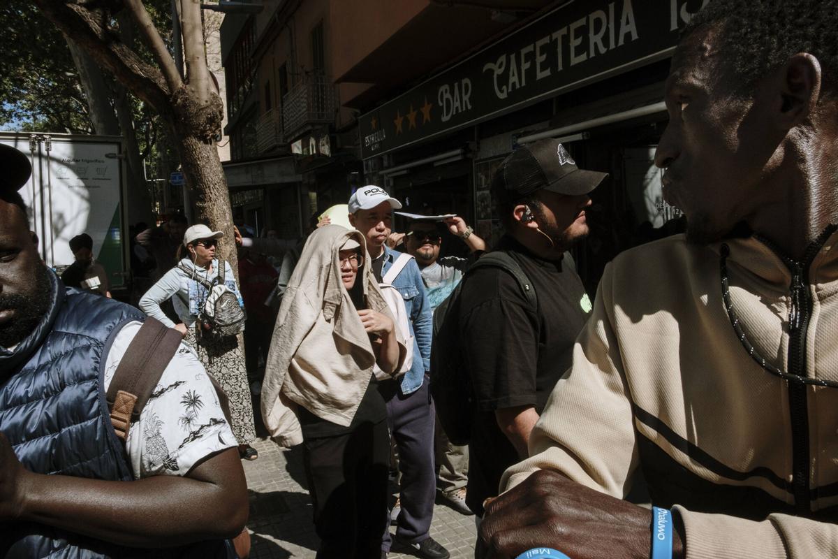 Tensión en Pere Garau por la regularización de inmigrantes Tensión en Pere Garau por la regularización de inmigrantes