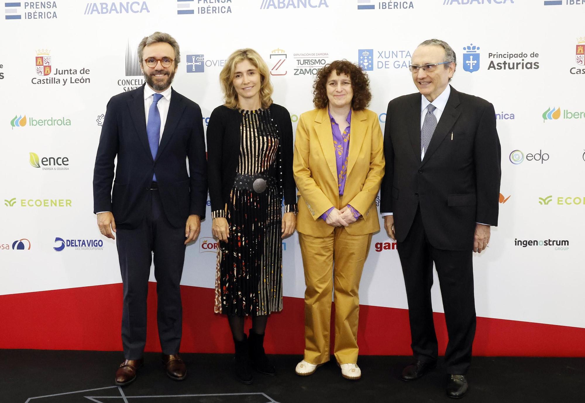 El poder político y empresarial se cita en Santiago