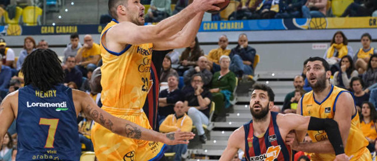 Jugadores y técnicos del Herbalife se someten hoy a los tests en el Arena