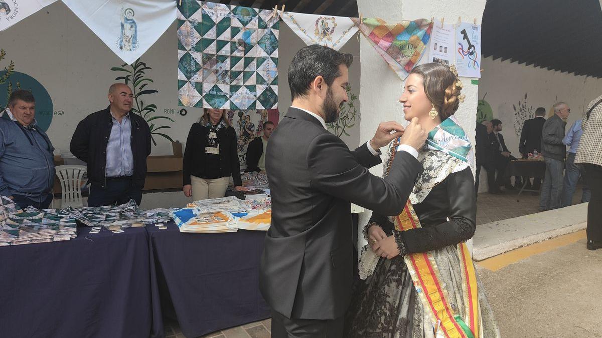La ‘mocadorà’ marca la singularidad de la fiesta de Sant Vicent de l’Alcora.