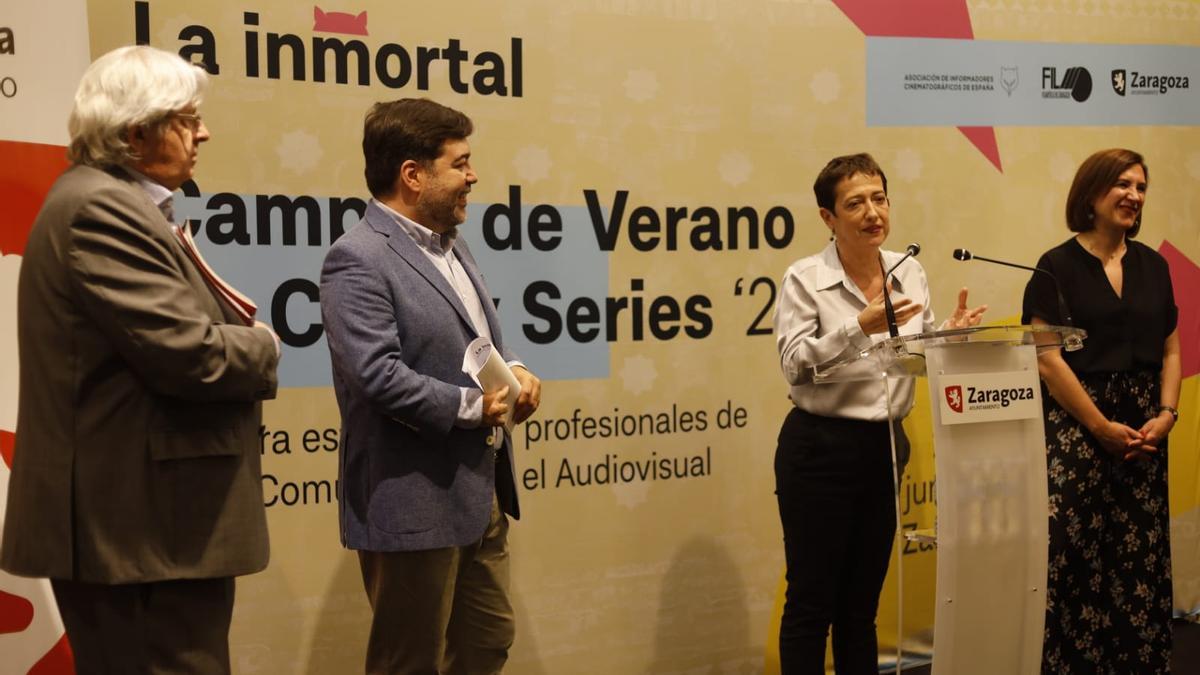 María Guerra, presidenta de la AICE, durante la presentación del Campus de verano La Inmortal.