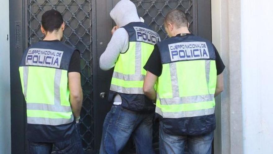 Imagen de archivo de agentes de la Unidad de Drogas y Crimen Organizado (Udyco) de Santa Cruz de Tenerife.