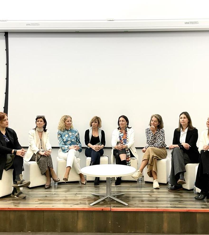 Nueve referentes en emprendimiento femenino local dan una charla