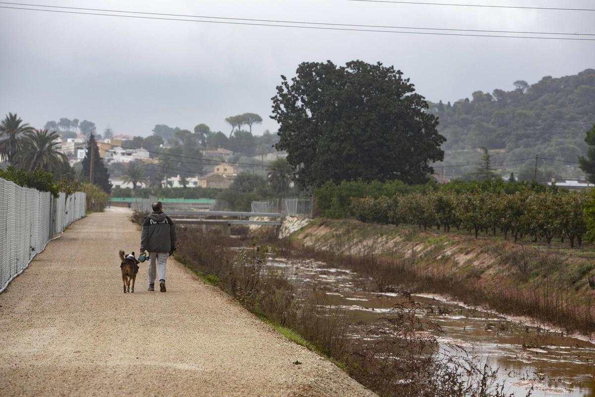 Canal interceptor contra inundaciones de Alzira, en una imagen de archivo.