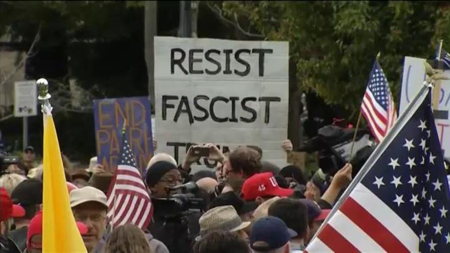 Batalla campal en Berkeley entre partidarios y detractores de Trump