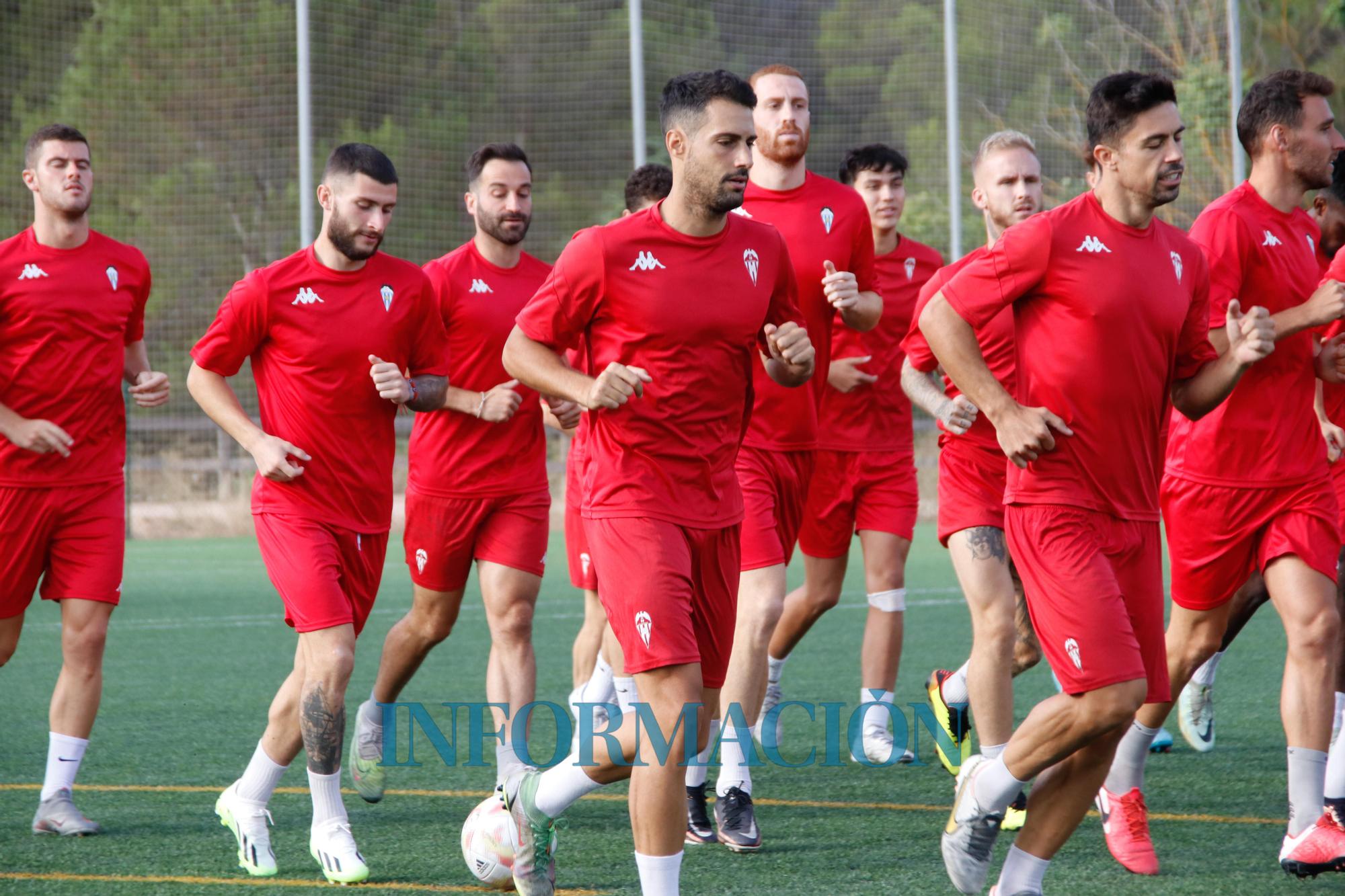 El Alcoyano de Parras encara su último mes antes de su debut liguero