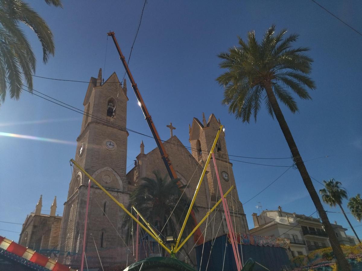 La iglesia es de estilo neogótico y se empezó a construir en 1902