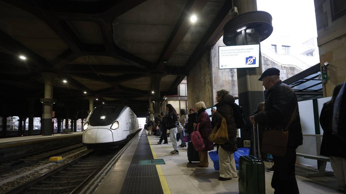  Usuarios en la estación de Oviedo