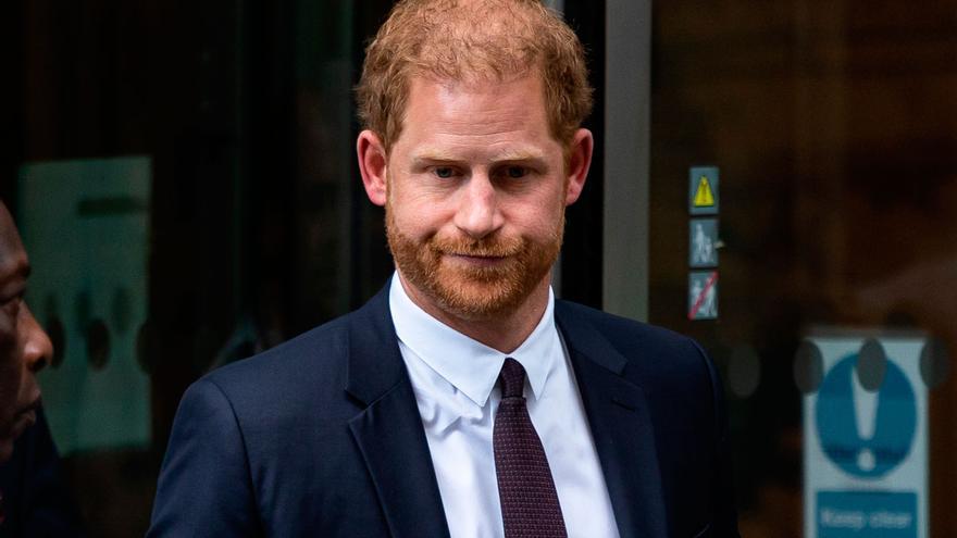 El príncipe Harry no puede contener las lágrimas su segundo día de juicio