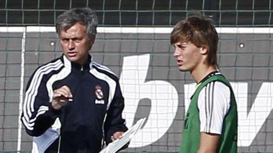 José Mourinho y Sergio Canales.