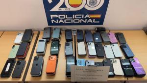Los móviles encontrados por la Policía en la maleta del sospechoso