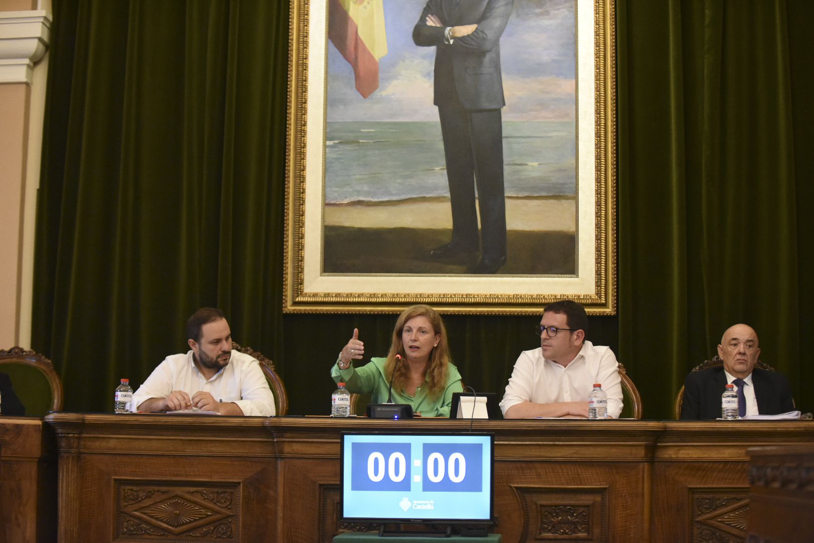 Las emotivas imágenes del último pleno de la legislatura en el Ayuntamiento de Castelló