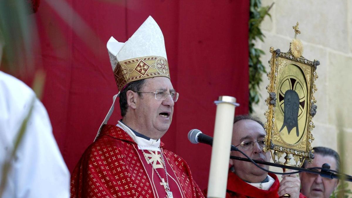 El obispo Palmero, en la celebración de una romería de la Santa Faz