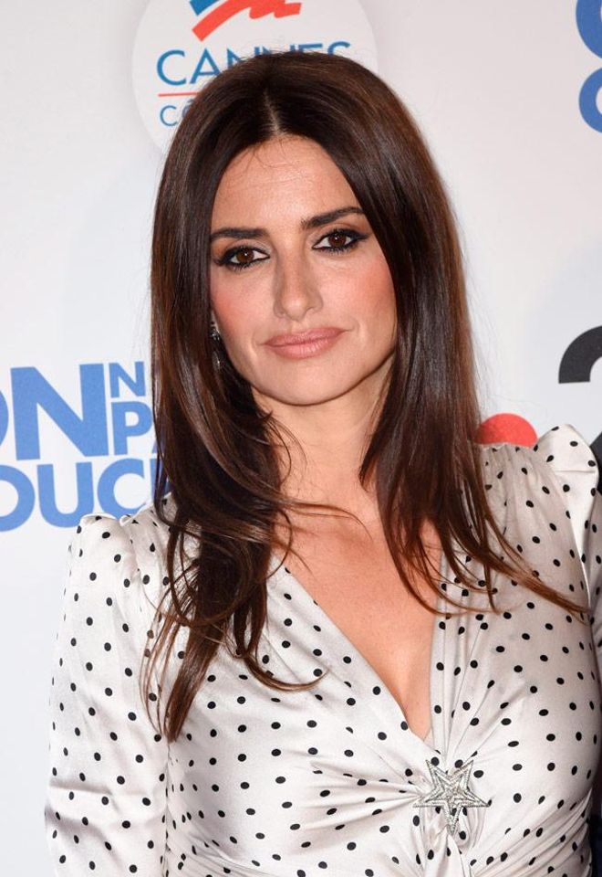 Maquillaje de Penélope Cruz con vestido de lunares en el Festival de Cine de Cannes 2018
