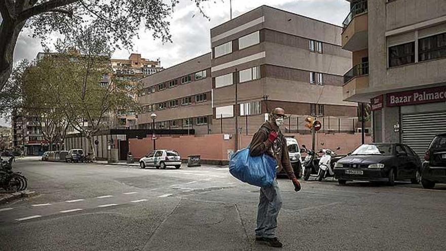 La Escola Graduada de Palma, cerrada por el confinamiento por el coronavirus.