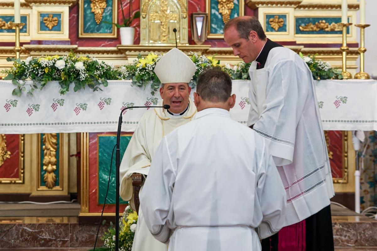 Todas las imágenes de la ordenación de Juan Carlos Rubertiello, diácono en Sant Antoni