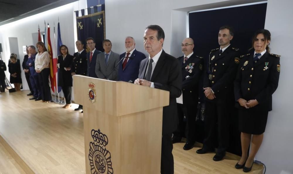 La Policía Nacional celebra su día en Vigo con la entrega de medallas