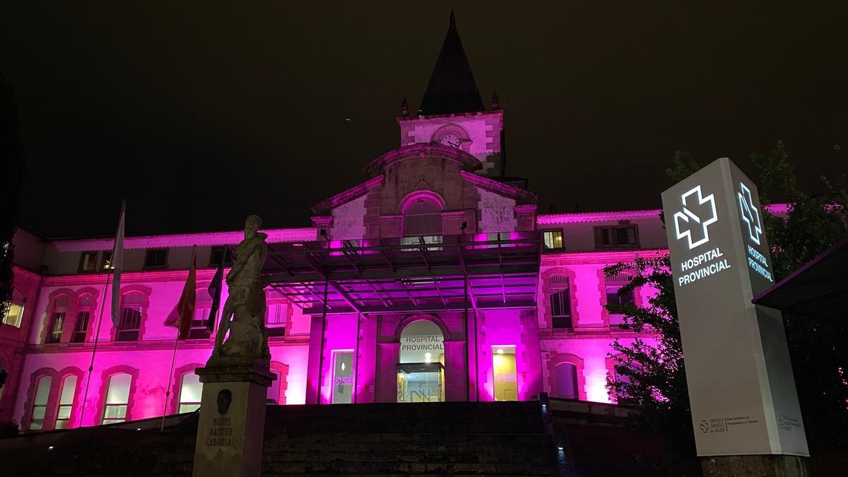 El Hospital Provincial se iluminó de rosa con motivo del Día Mundial contra el Cáncer de Mama
