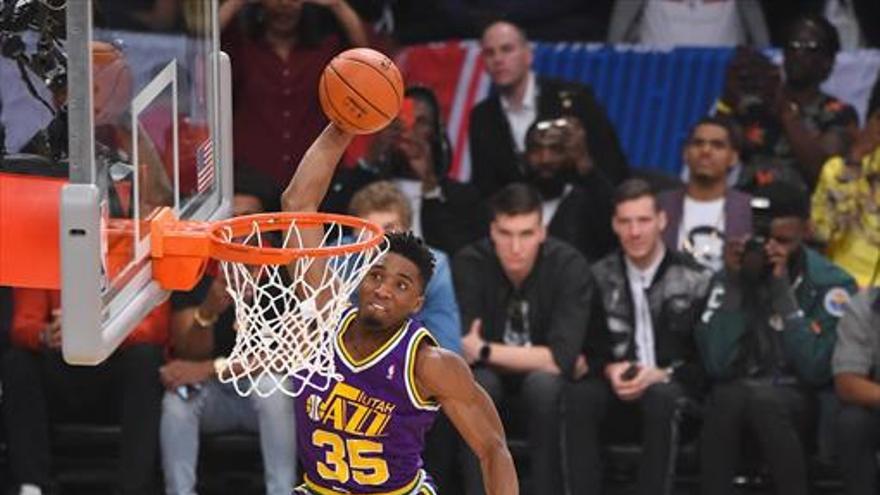 Donovan Mitchell, un histórico Booker y Dinwiddie dominan