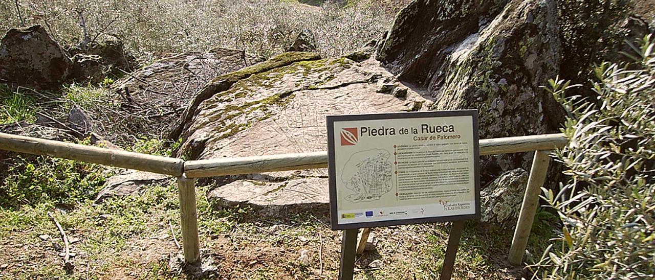 Piedra de la Rueca, en Casar de Palomero.