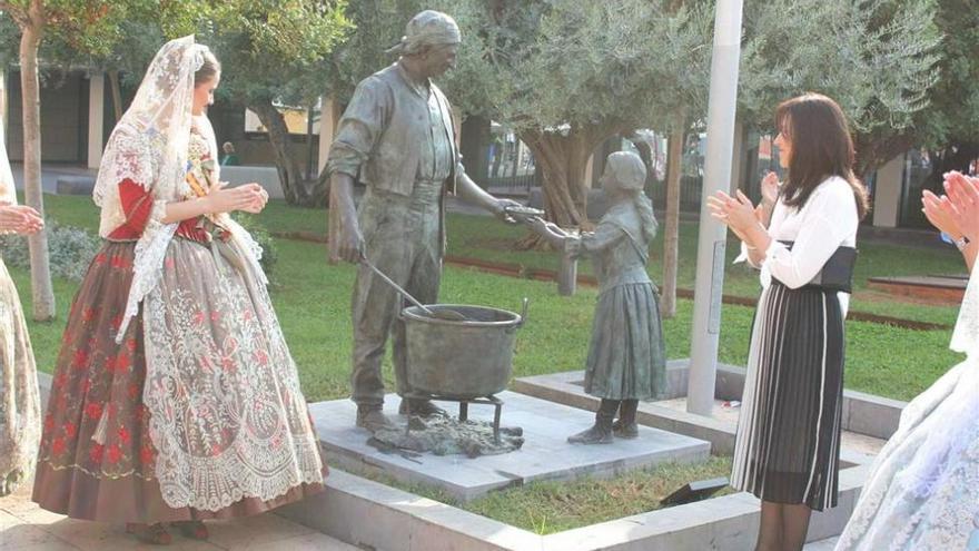 El monumento a Les Calderes, obra de Jere, ya luce en Almassora