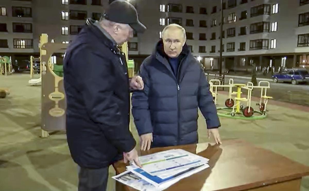 Putin visita Mariupol y desafía a la Corte Penal Internacional en su primer viaje a la Ucrania ocupada