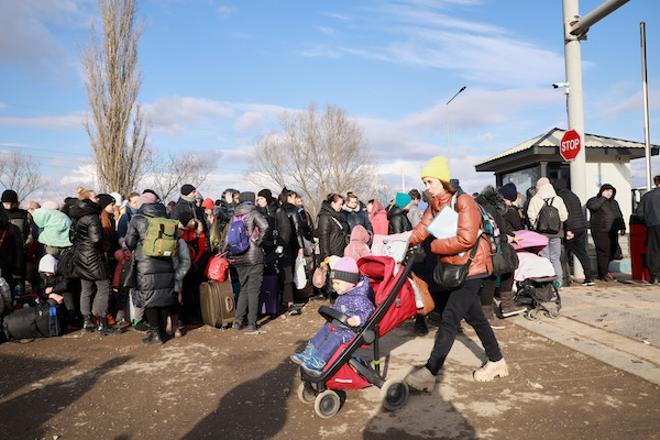 Mujeres ucranianas refugiadas en la frontera con Moldavia.