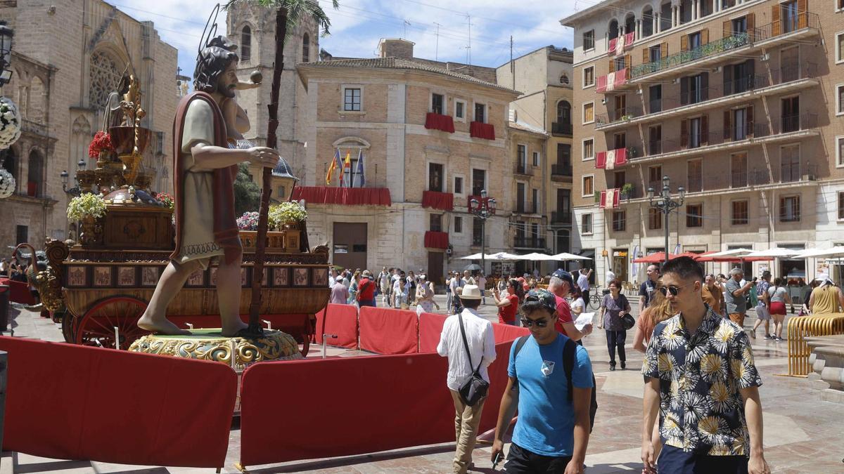 Exposición de las Rocas del Corpus en la plaza de la Virgen.