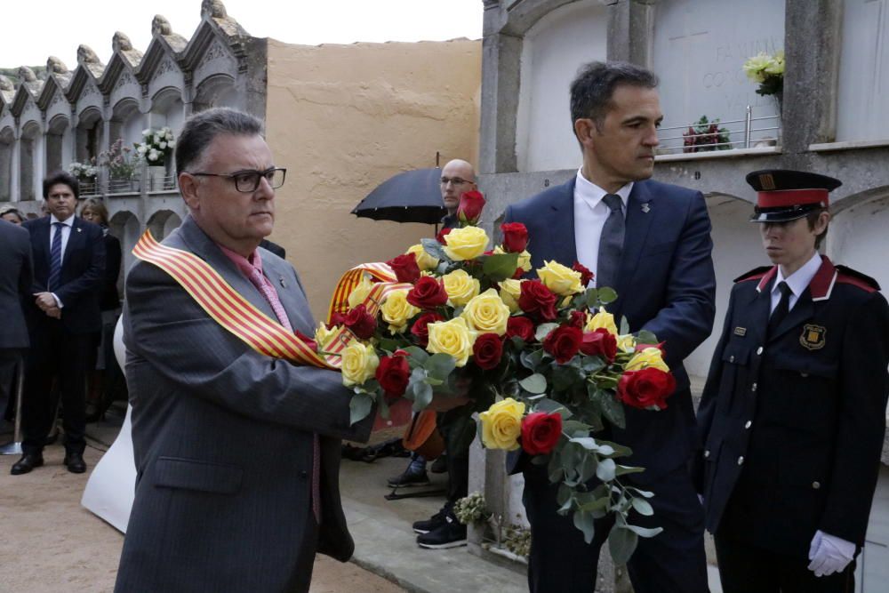 Ofrena floral de l'Ajuntament de Sant Feliu de Guíxols