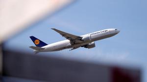 Un avión de la compañía Lufthansa, en una fotografía de archivo. 